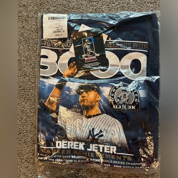 MLB Other - DEREK JETER ⚾️3000 hits T SHIRT